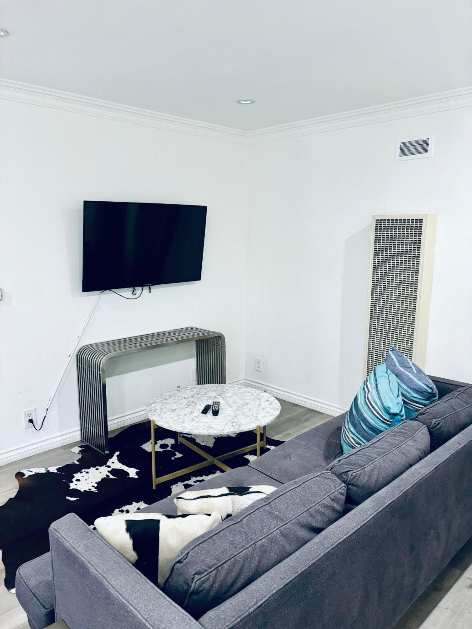 Modern, 1 Bed Condo, Downtown Century City Los Angeles Bagian luar foto